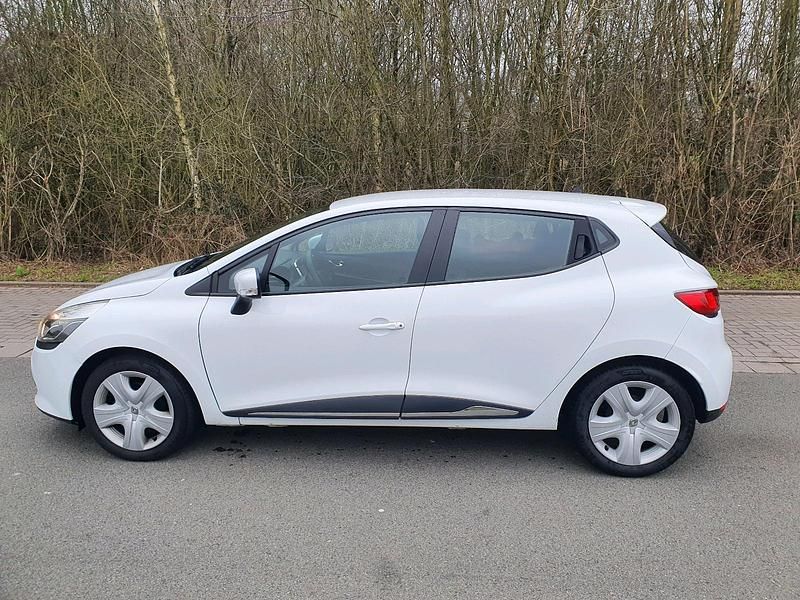 Gebraucht Renault Clio IV Dynamique 73 PS (53 kW) 2014 Weiß Kleinwagen