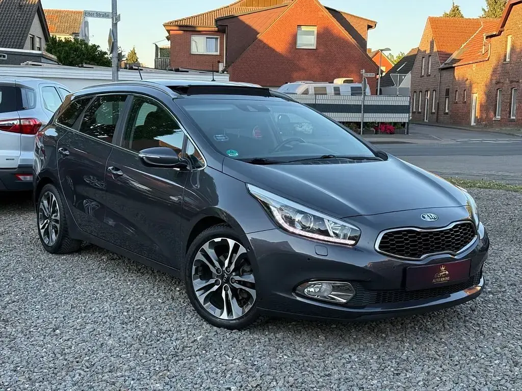 Occasion Kia Ceed 135 ch (99 kW) 2013 Gris Citadine
