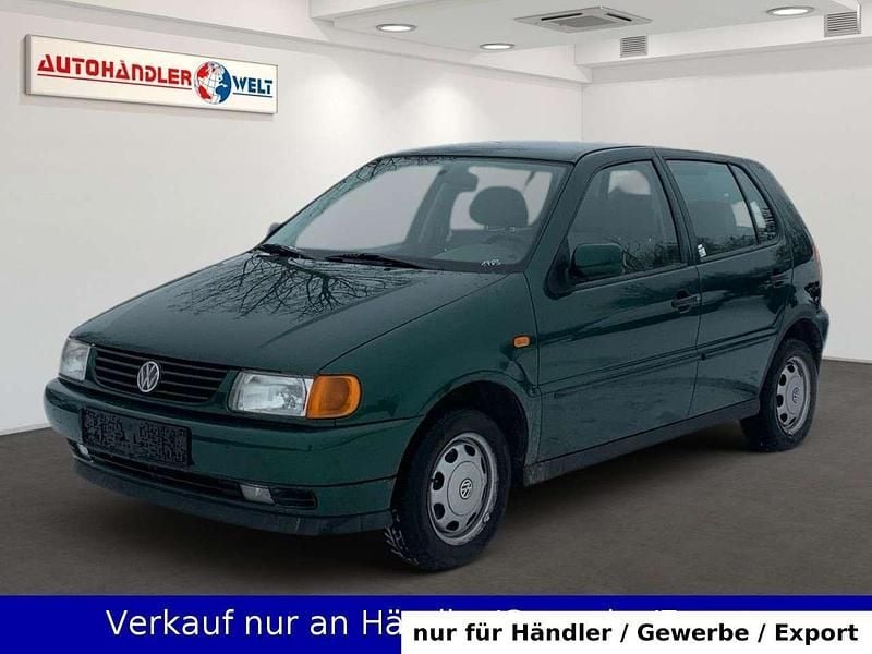 Grün Gebraucht 1998 VW Polo Comfortline Limousine | 1.299 € (Superpreis) - Bild 1/3