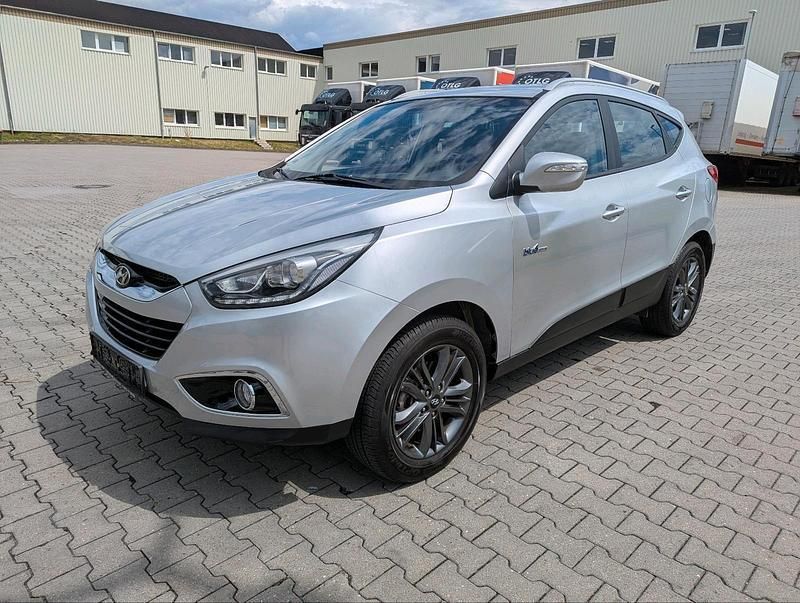 Silber Gebraucht 2015 Hyundai ix35 SUV | 10.490 € (Fairer Preis) - Bild 1/4