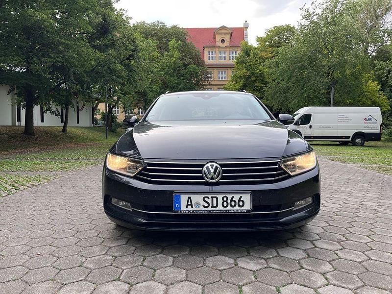 Schwarz Gebraucht 2018 VW Passat Comfortline Kombi | 14.200 € (Fairer Preis) - Bild 1/4