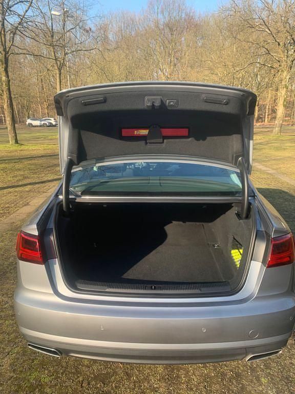 Gebraucht Audi A6 Sport 218 PS (160 kW) 2016 Grau Limousine
