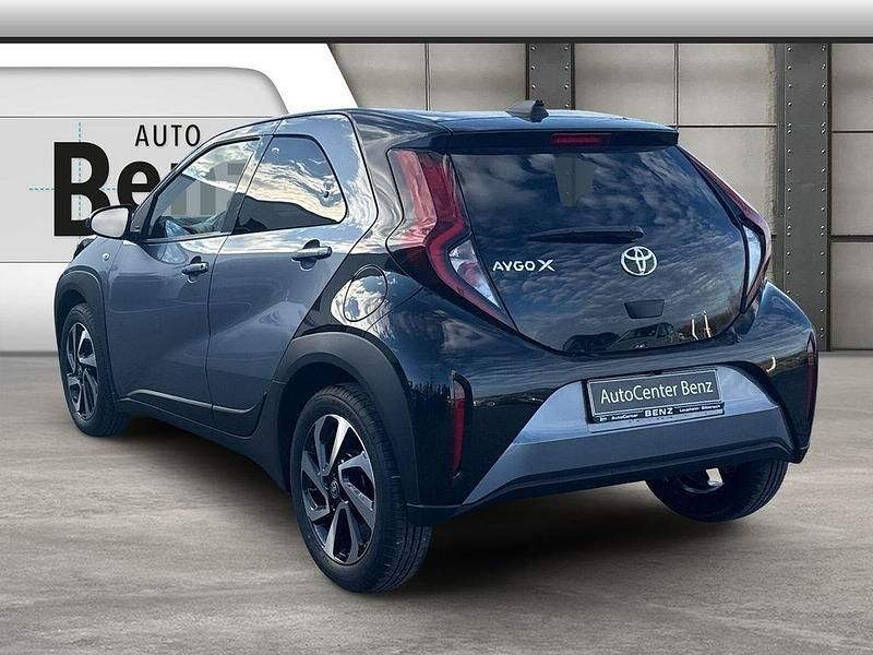 Neu Toyota Aygo X 72 PS (52 kW) 2025 Schwarz SUV