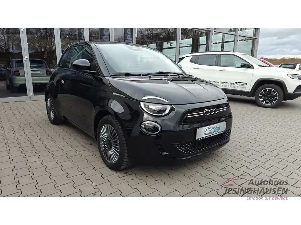 Gebraucht Fiat 500e 86 kW (118 PS) 2023 Schwarz Kleinwagen