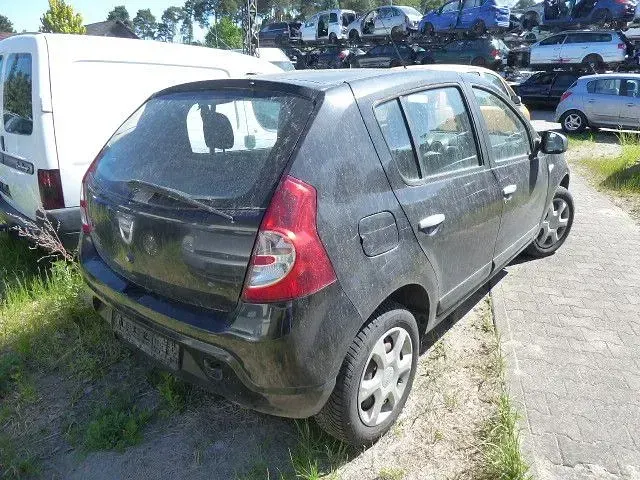 Gebraucht Dacia Sandero Basis 75 PS (55 kW) 2010 Grau Limousine