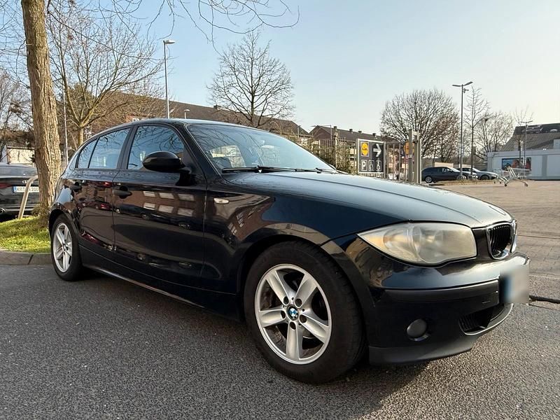 Gebraucht BMW 118 122 PS (89 kW) 2005 Schwarz Kleinwagen