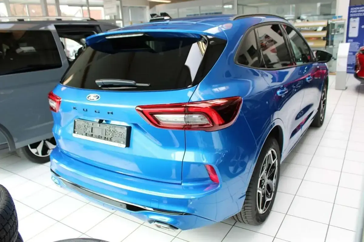 Neu Ford Kuga ST-Line X 186 PS (136 kW) 2026 Blau SUV