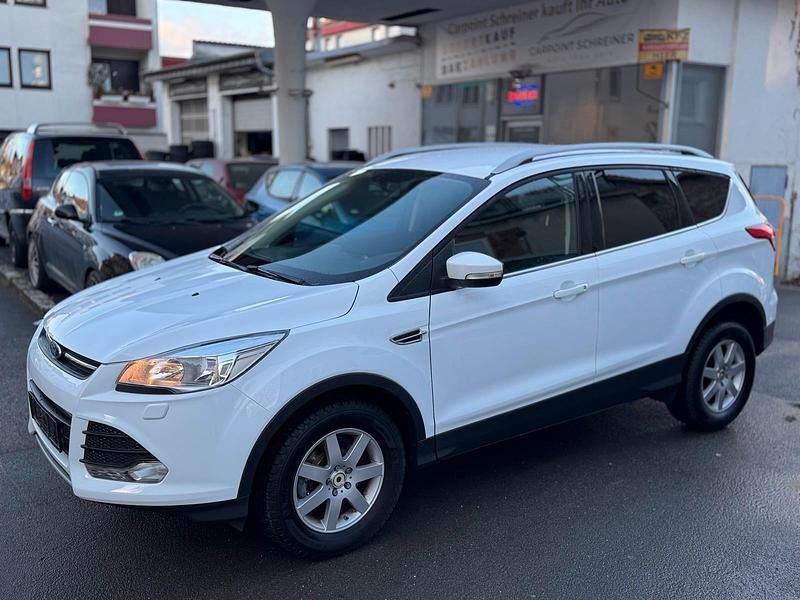 Gebraucht Ford Kuga Trend 150 PS (110 kW) 2013 Weiß SUV