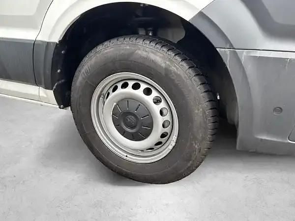 Second-hand VW Crafter 140 CP (102 kW) 2024 Alb Van