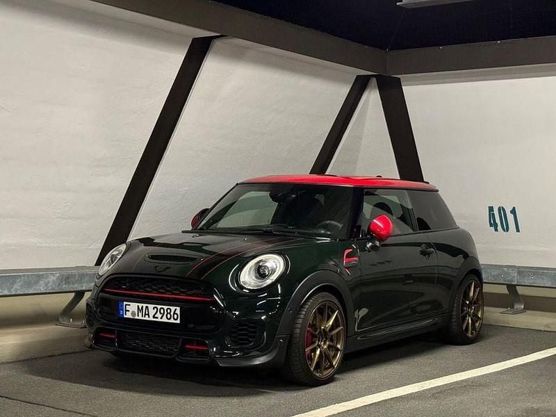 Grün Gebraucht 2017 Mini John Cooper Works Kleinwagen | 20.990 € (Etwas zu teuer) - Bild 1/4