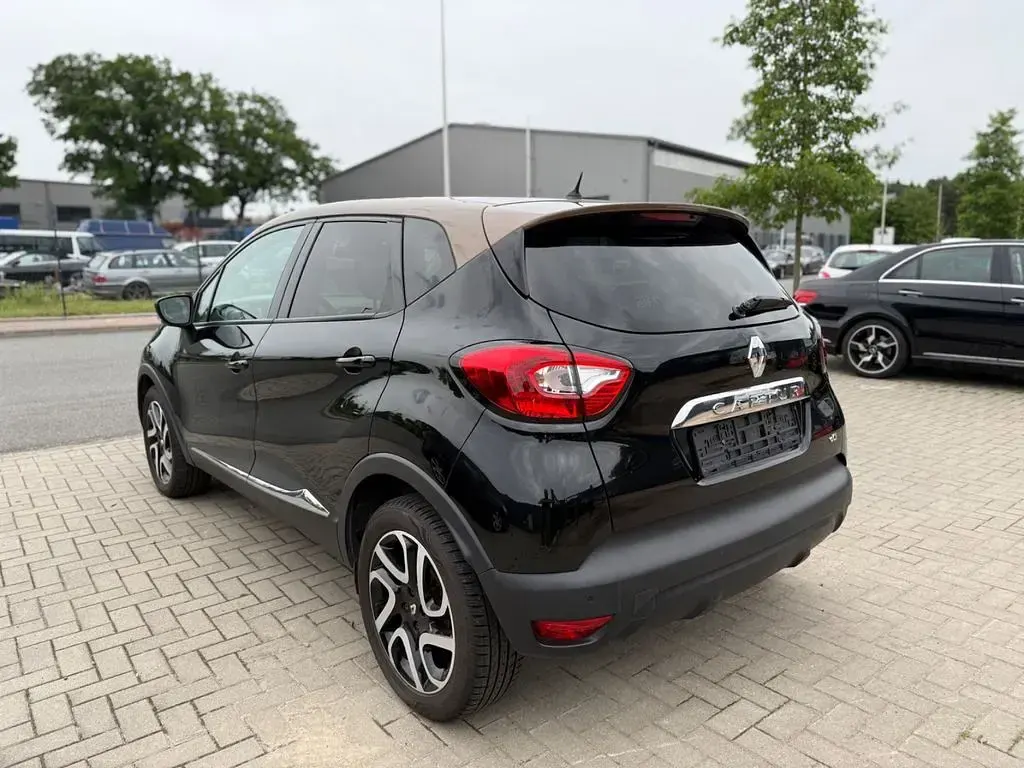 Gebraucht Renault Captur Elysee 110 PS (80 kW) 2015 Schwarz SUV