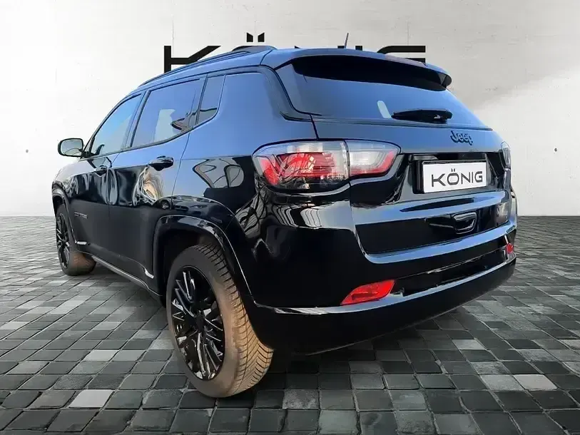 Usado Jeep Compass Altitude 131 HP (96 kW) 2024 Preto SUV