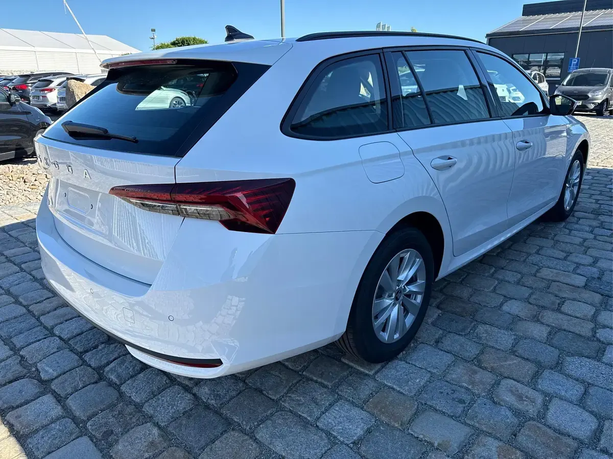 Neu Skoda Octavia Selection 150 PS (110 kW) 2026 Weiß Kombi