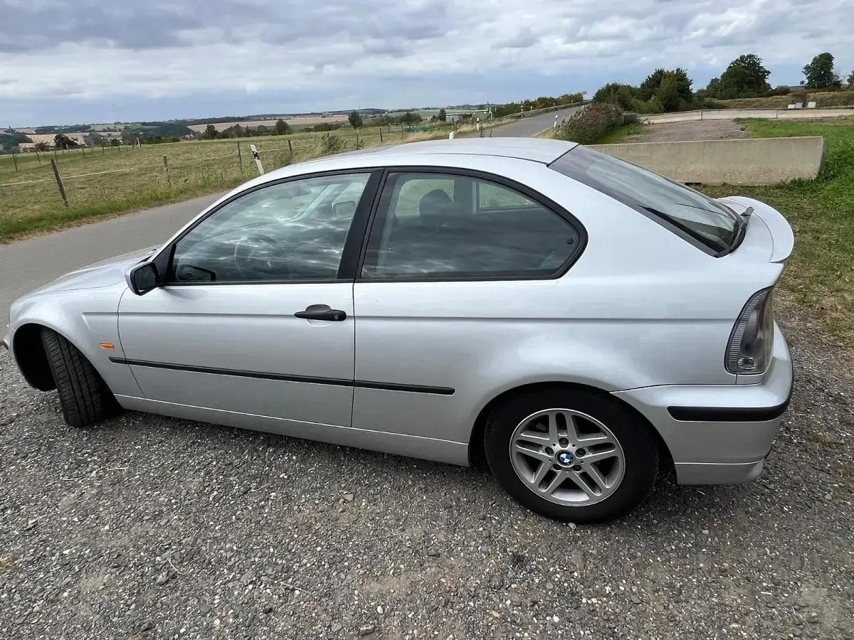 Gebraucht BMW 316 Compact 116 PS (85 kW) 2002 Silber Kleinwagen