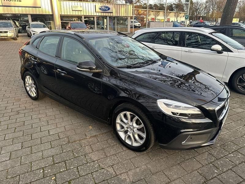 Gebraucht Volvo V40 CC Plus 120 PS (88 kW) 2018 Schwarz Kombi