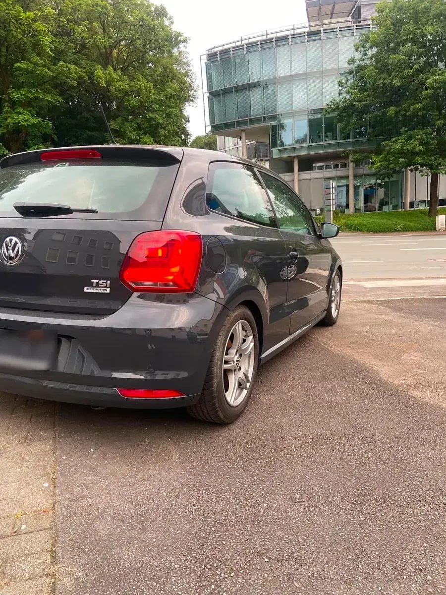 Gebraucht VW Polo 90 PS (66 kW) 2014 Schwarz Kleinwagen
