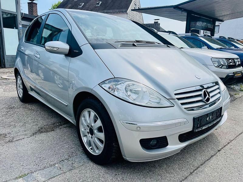 Silber Gebraucht 2008 Mercedes A180 Elegance Van / Kleinbus | 2.450 € (Etwas zu teuer) - Bild 1/4