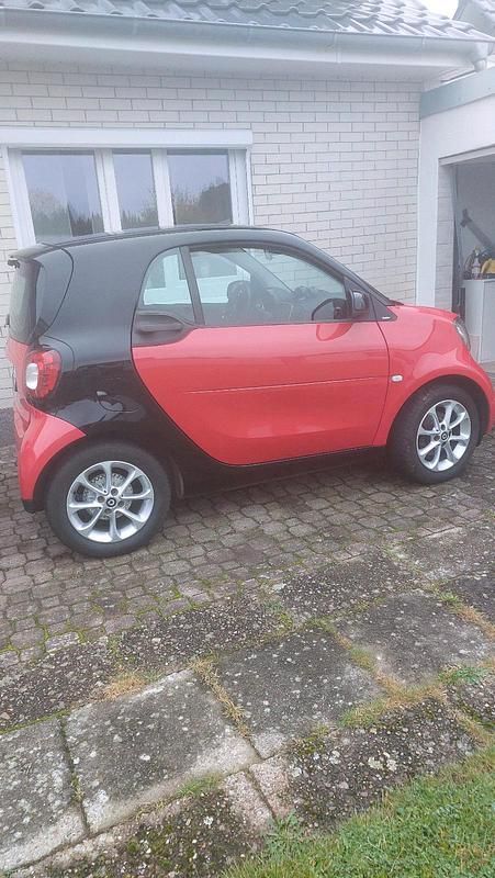 Gebraucht Smart ForTwo Coupé Passion 71 PS (52 kW) 2016 Rot Coupé