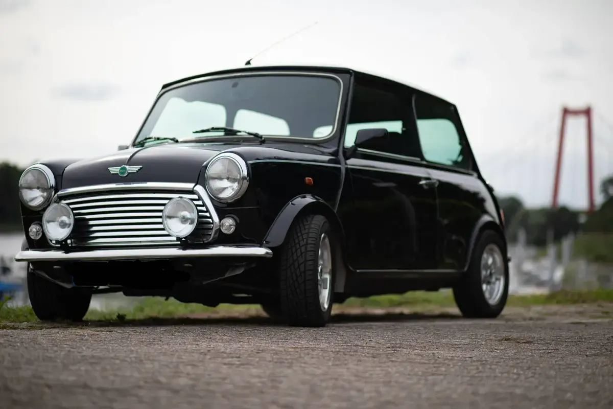 Gebraucht Mini Cooper 63 PS (46 kW) 2000 Schwarz Kleinwagen