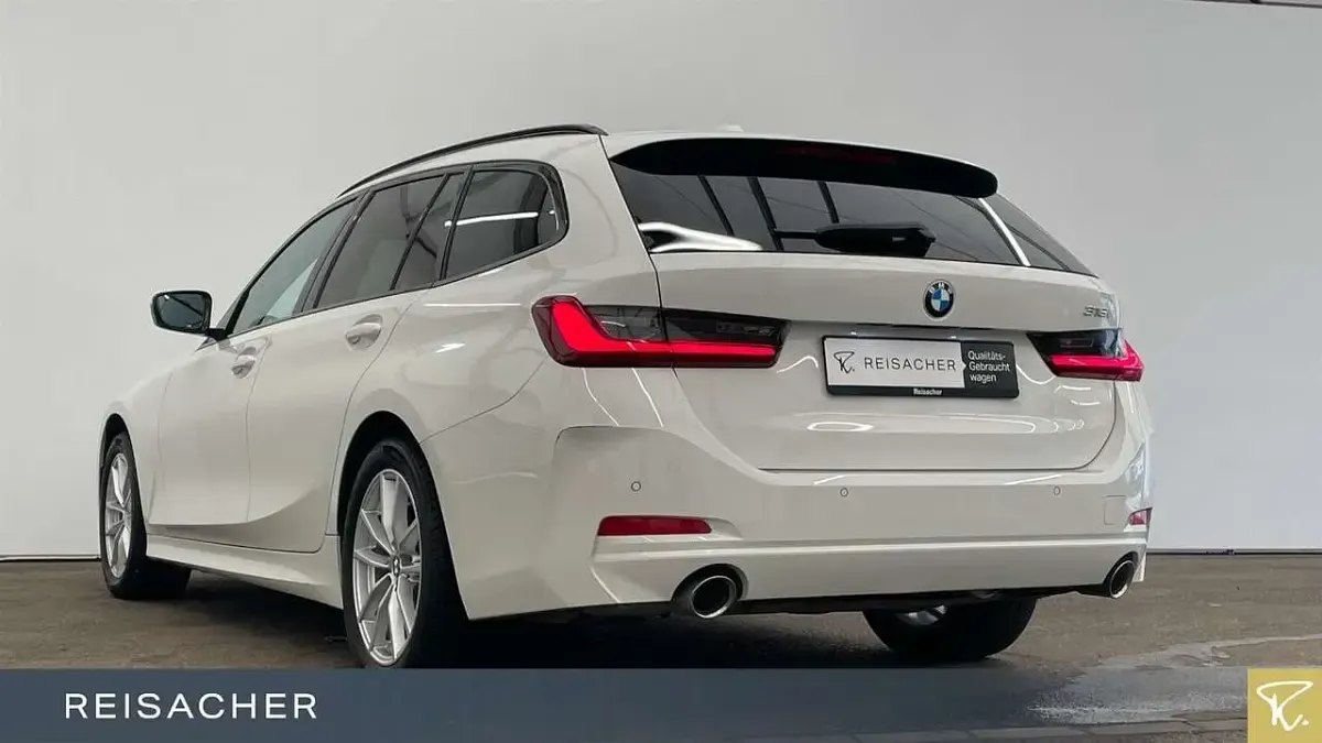 Gebraucht BMW 318 Shadowline 156 PS (114 kW) 2023 Alpinweiß uni Kombi