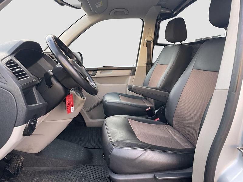 Gebraucht VW Transporter 150 PS (110 kW) 2019 Silber Van
