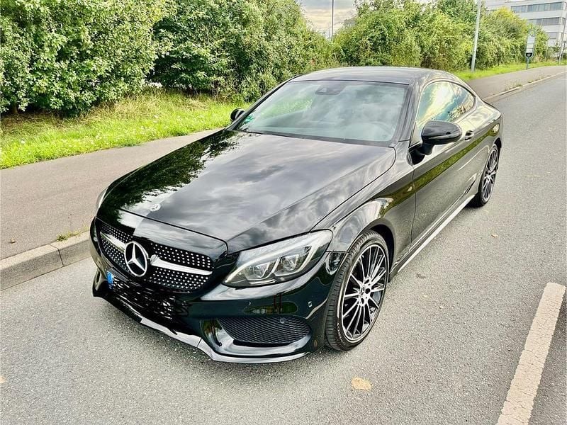 Schwarz Gebraucht 2017 Mercedes C250 AMG line Coupé | 28.900 € (Etwas zu teuer) - Bild 1/4