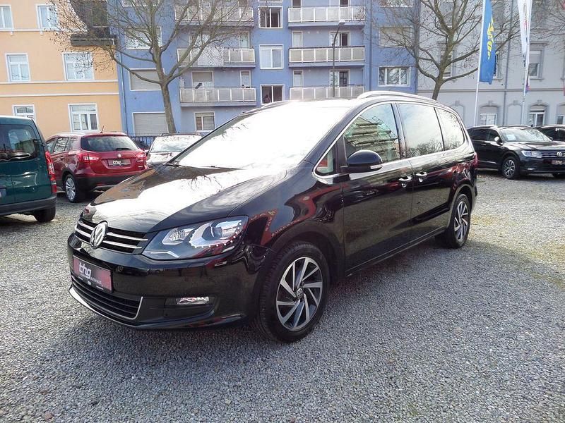 Gebraucht VW Sharan Sound 150 PS (110 kW) 2017 Schwarz Van / Kleinbus