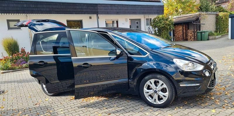 Schwarz Gebraucht 2014 Ford S-MAX Titanium Van / Kleinbus | 11.100 € (Fairer Preis) - Bild 1/4