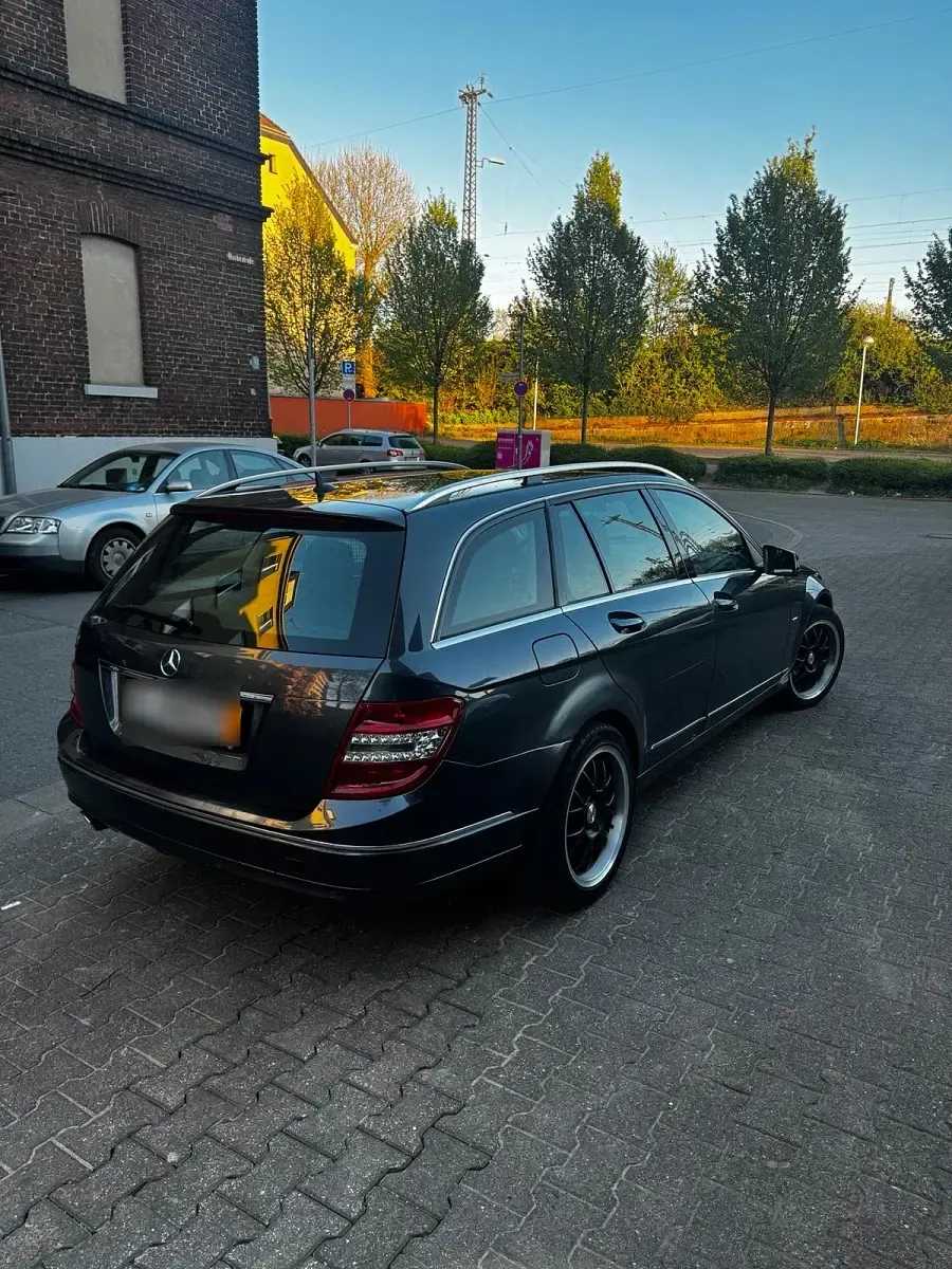 Gebraucht Mercedes C220 170 PS (125 kW) 2010 Grau Kombi