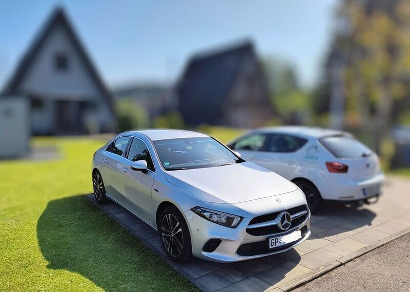 Silber Gebraucht 2020 Mercedes A250 Limousine | 23.999 € (Fairer Preis) - Bild 1/4