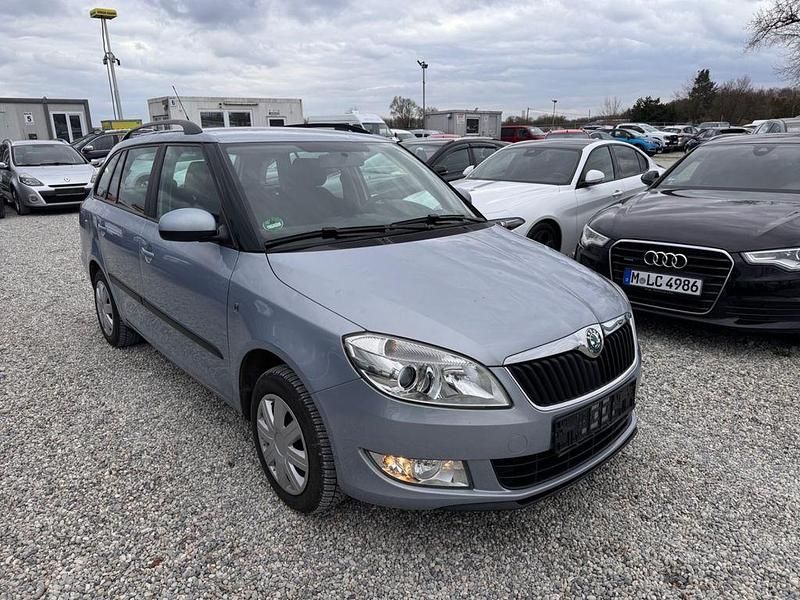 Gebraucht Skoda Fabia 75 PS (55 kW) 2010 Blau Limousine