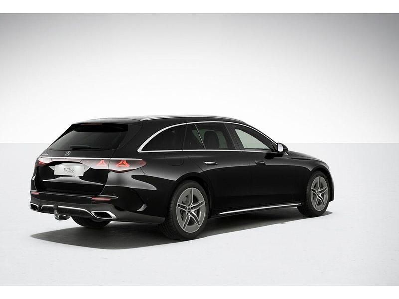 Gebraucht Mercedes E220 AMG 197 PS (144 kW) 2024 Schwarz Limousine