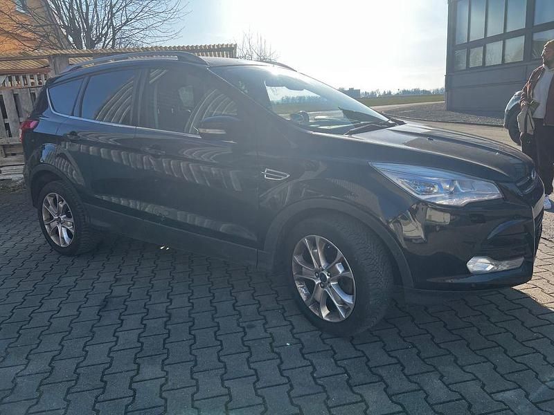 Gebraucht Ford Kuga Titanium 163 PS (119 kW) 2013 Schwarz SUV