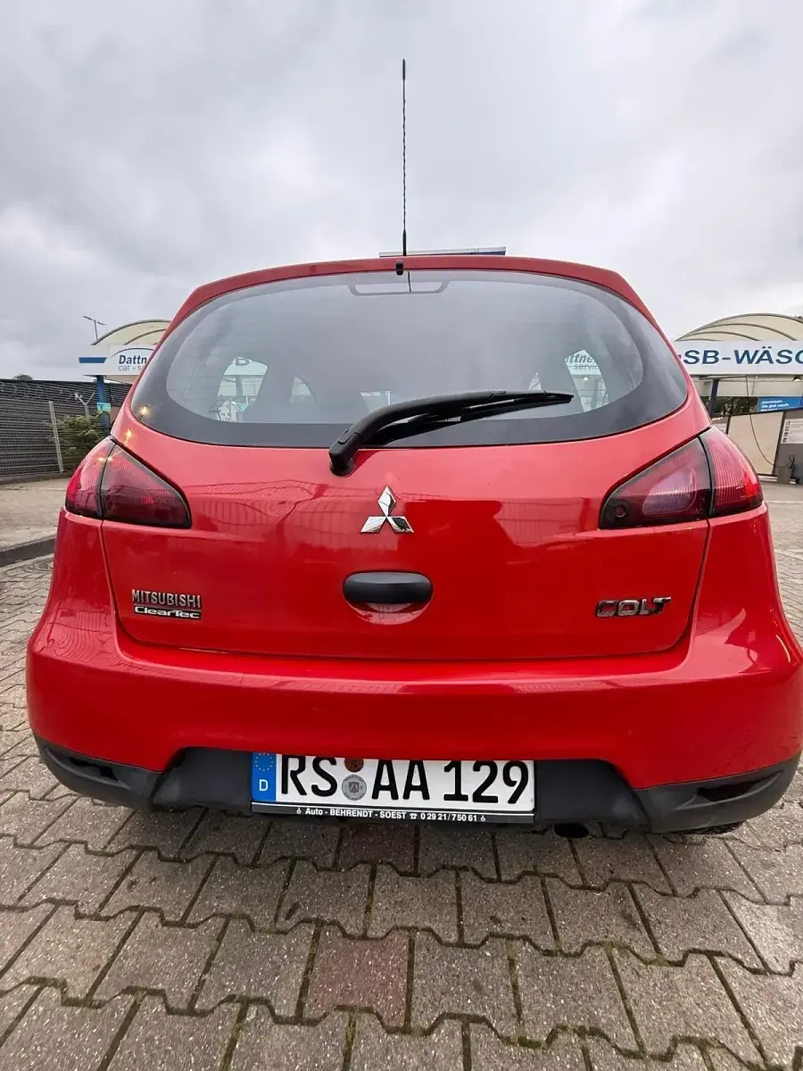Gebraucht Mitsubishi Colt 75 PS (55 kW) 2009 Rot Kleinwagen
