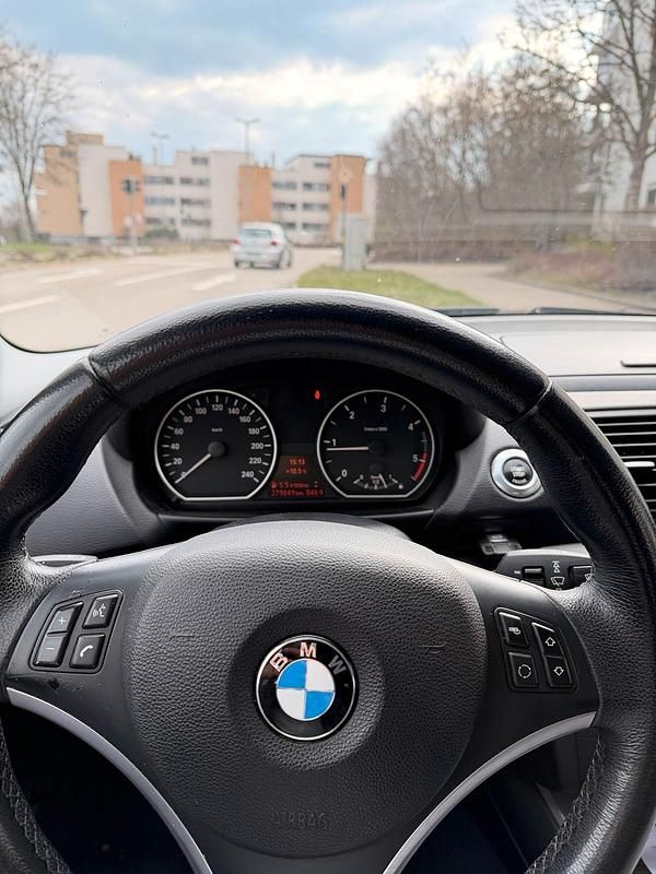 Gebraucht BMW 118 150 PS (110 kW) 2009 Grau Kleinwagen