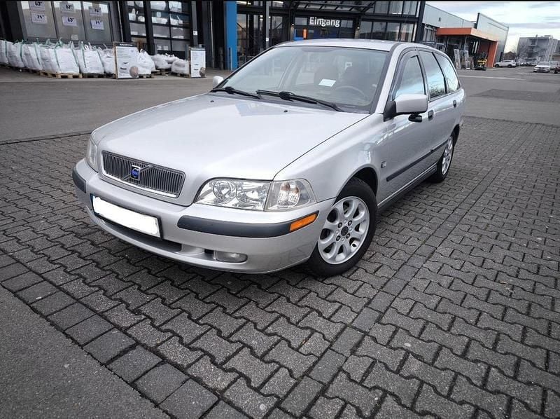 Gebraucht Volvo V40 118 PS (86 kW) 2002 Silber Kombi