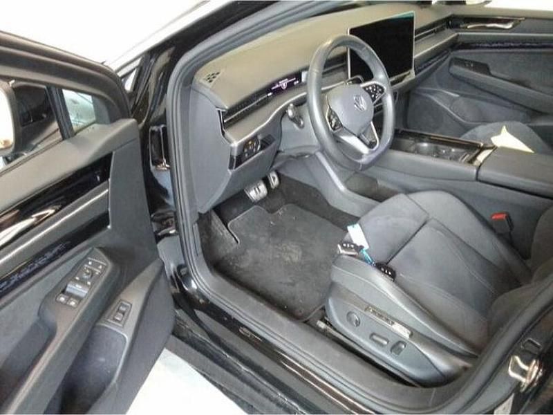 Gebraucht VW ID.7 Pro 210 kW (286 PS) 2025 Grenadillschwarz metallic Kombi