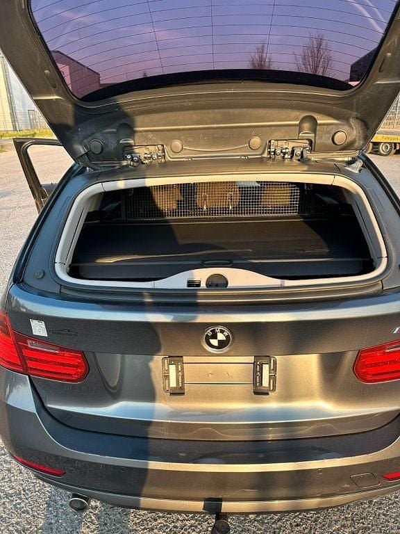 Gebraucht BMW 320 184 PS (135 kW) 2013 Grau Kombi