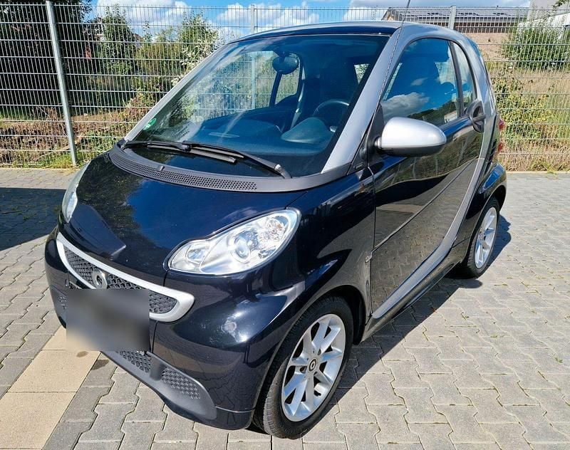 Schwarz Gebraucht 2013 Smart ForTwo Coupé Passion Kleinwagen | 4.990 € (Fairer Preis) - Bild 1/4