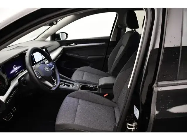 Gebraucht VW Golf VIII Move 110 PS (80 kW) 2024 Schwarz Kombi