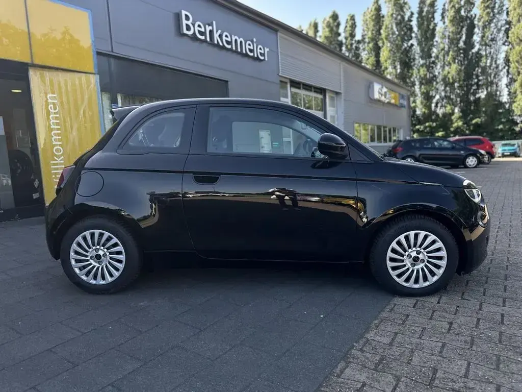 Usata Fiat 500e Action 69 kW (95 CV) 2022 Nero Utilitaria