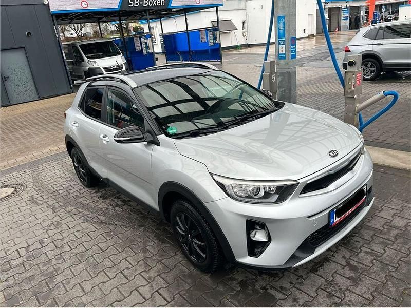 Gebraucht Kia Stonic Vision 84 PS (61 kW) 2018 Silber SUV