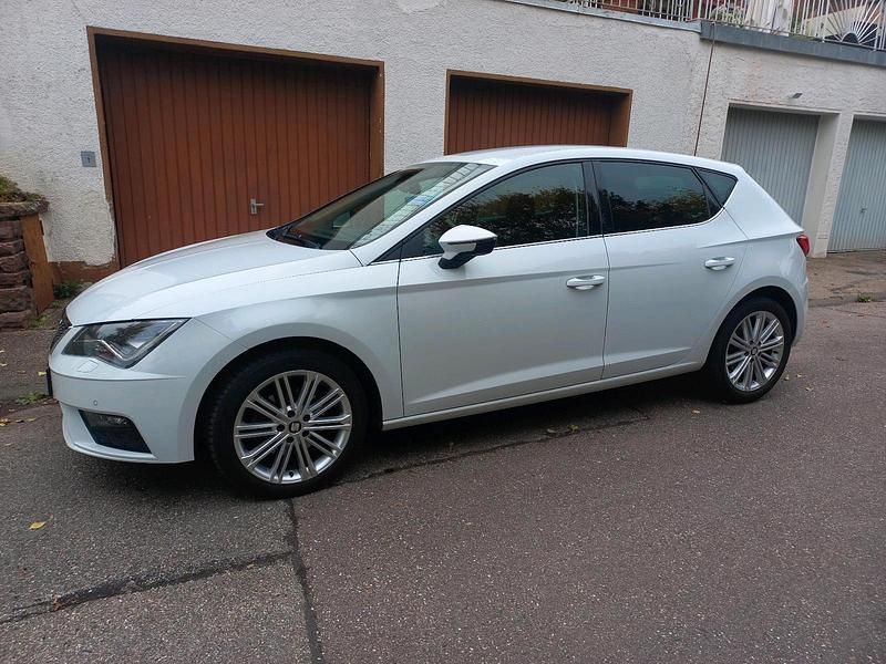 Gebraucht Seat Leon XCELLENCE 131 PS (96 kW) 2019 Weiß Limousine