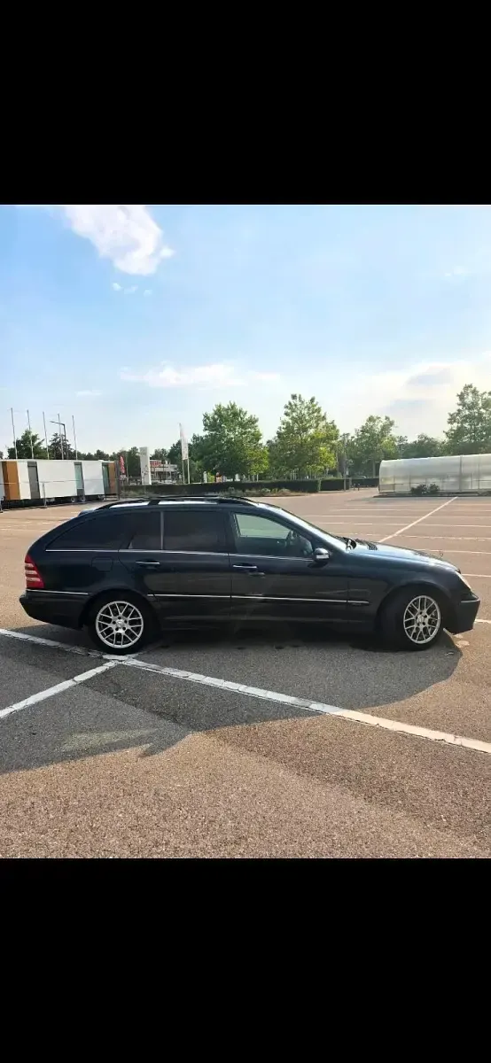 Gebraucht Mercedes C220 150 PS (110 kW) 2004 Schwarz Kombi