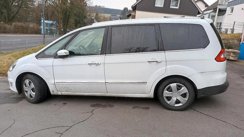 Gebraucht Ford Galaxy 140 PS (102 kW) 2014 Weiß Van / Kleinbus