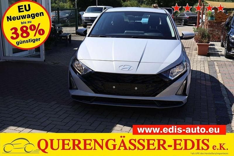 Aurora grau Neu 2025 Hyundai i20 Comfort Kleinwagen | 17.990 € (Superpreis) - Bild 1/4
