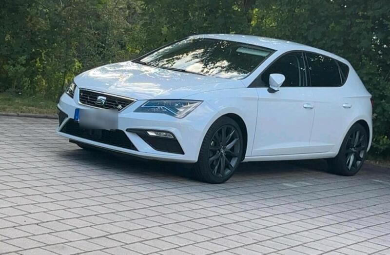 Weiß Gebraucht 2020 Seat Leon FR Kombi | 16.500 € (Guter Preis) - Bild 1/4