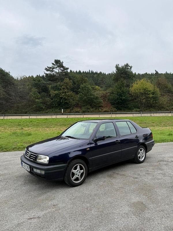 Violet Gebraucht 1997 VW Vento Limousine | 1.200 € (Superpreis) - Bild 1/4