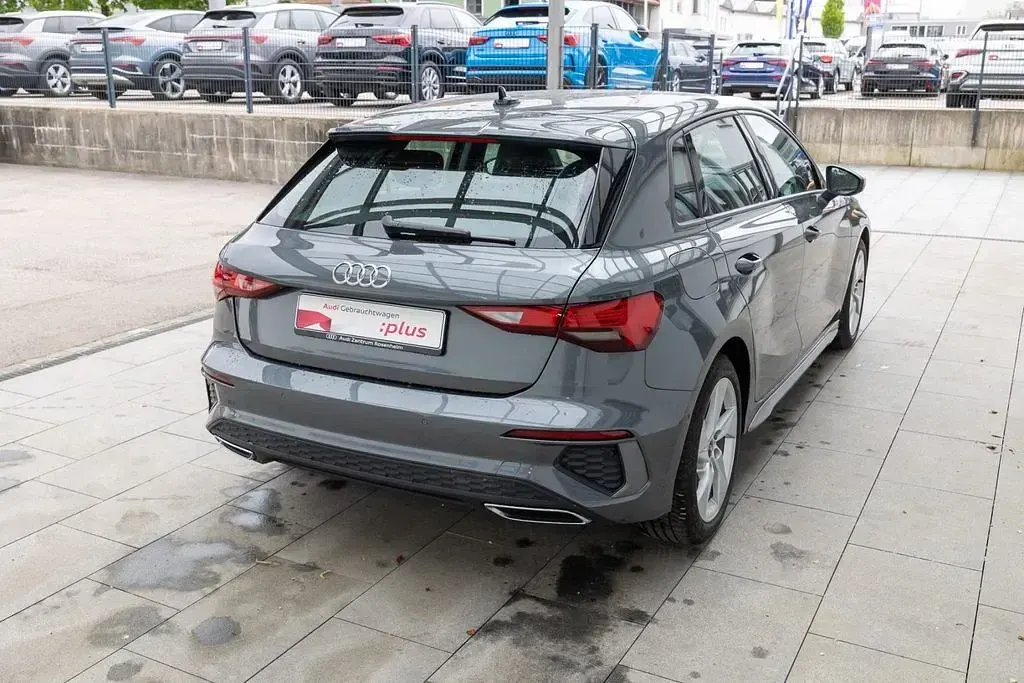 Gebraucht Audi A3 S-Line 150 PS (110 kW) 2022 Daytonagrau perleffekt Limousine