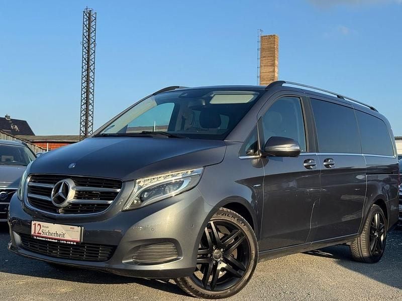 Grau Gebraucht 2015 Mercedes V250 Van / Kleinbus | 29.999 € (Guter Preis) - Bild 1/4